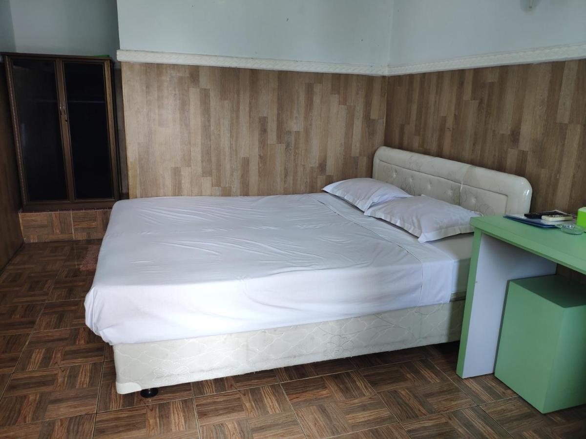 Hotel Boegenviel Syariah Lamongan Екстер'єр фото