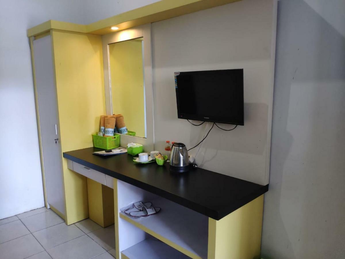Hotel Boegenviel Syariah Lamongan Екстер'єр фото